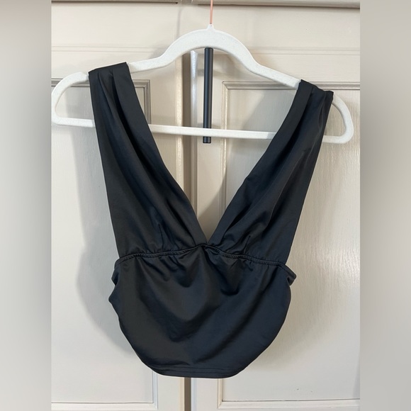 SHEIN Tops - 029 Black Backless Top NWOT